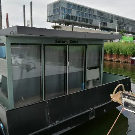 Botel Loft Boat Amsterdam
