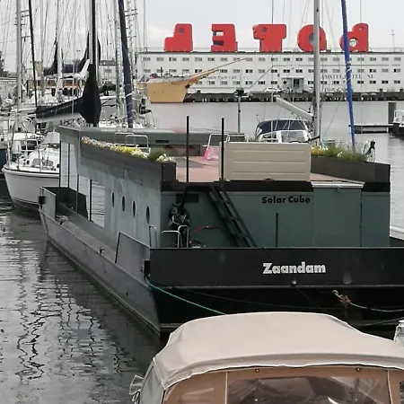 Loft Boat Πλωτό κατάλυμα *