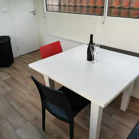 Πλωτό κατάλυμα Loft Boat *