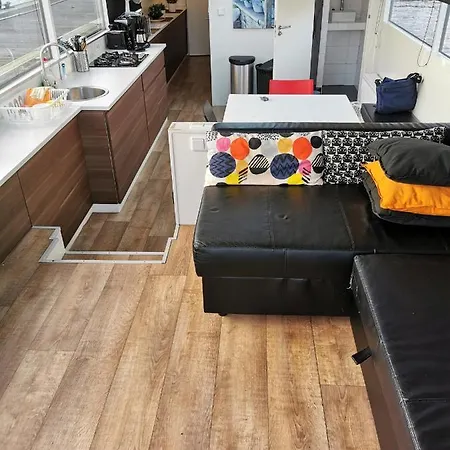 Loft Boat Πλωτό κατάλυμα *